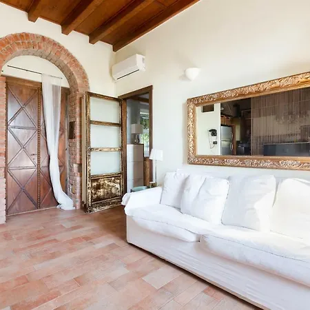 Naviglio Pavese Charming Flat